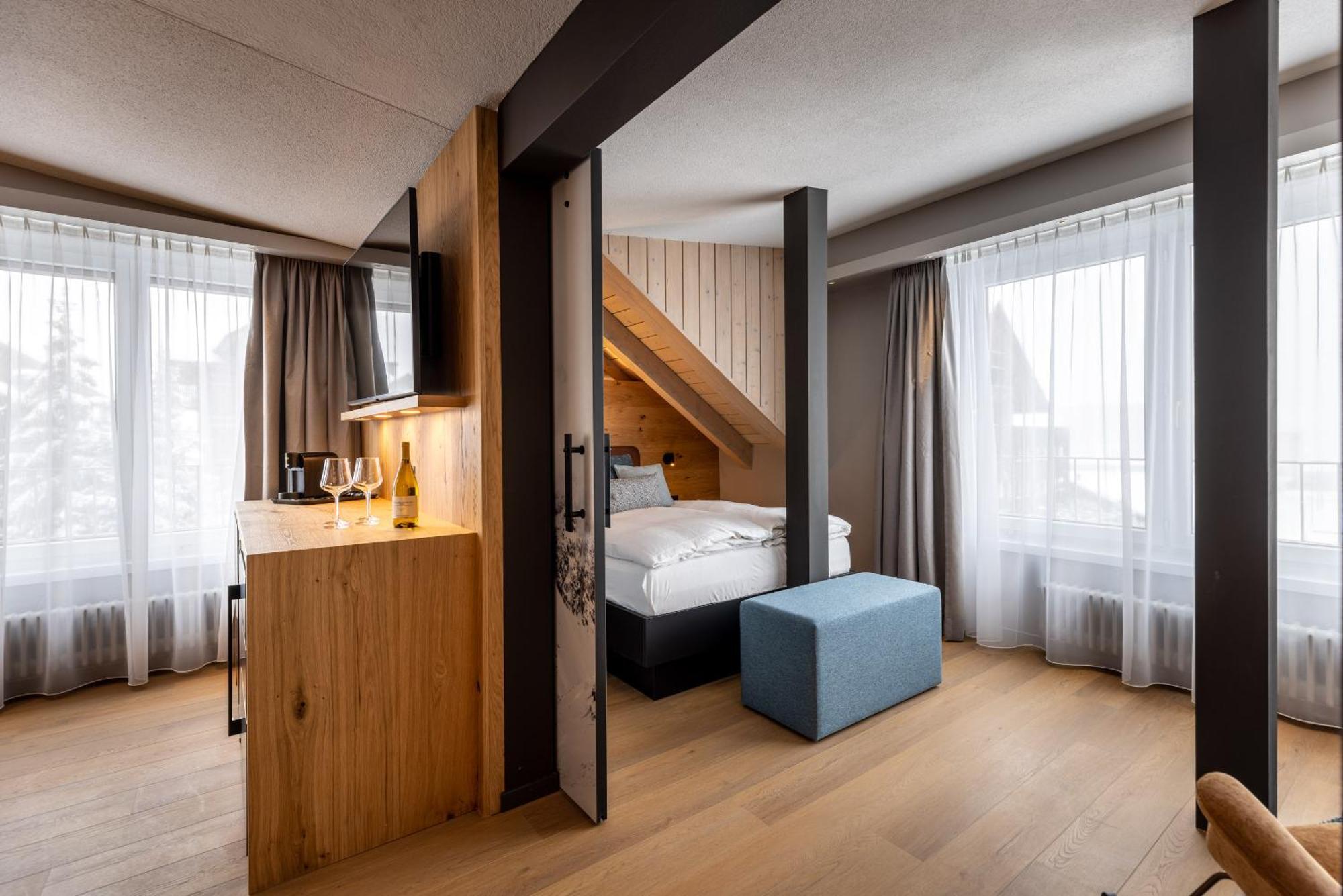 Piz Badus Hotel *